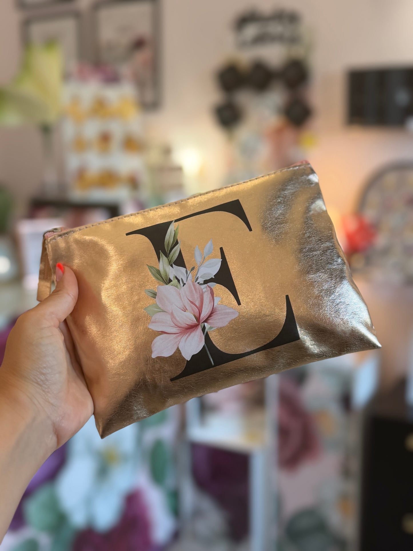 Pochette con Iniziale Floreale